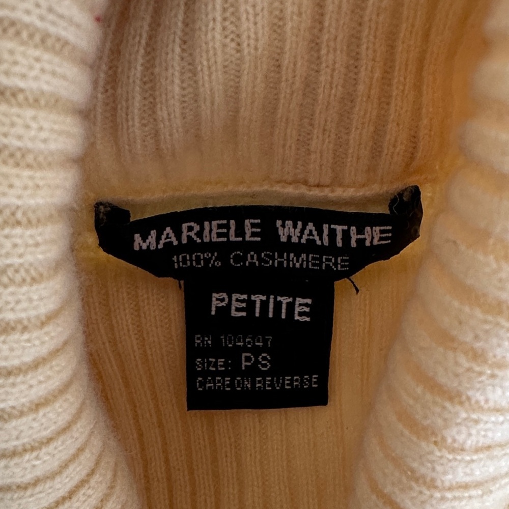 Cozy Women's yellow Cable Knit Turtleneck Sweater - Picture 4 of 4